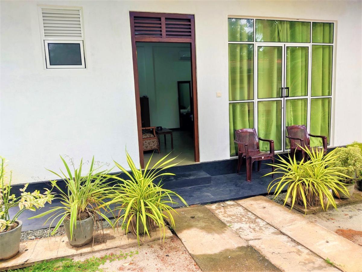 Sandy Palms Guesthouse Hikkaduwa Eksteriør billede