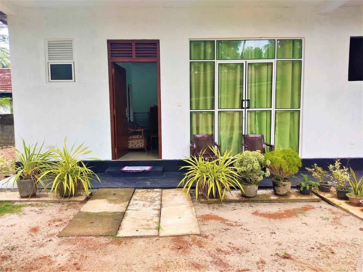 Sandy Palms Guesthouse Hikkaduwa Eksteriør billede