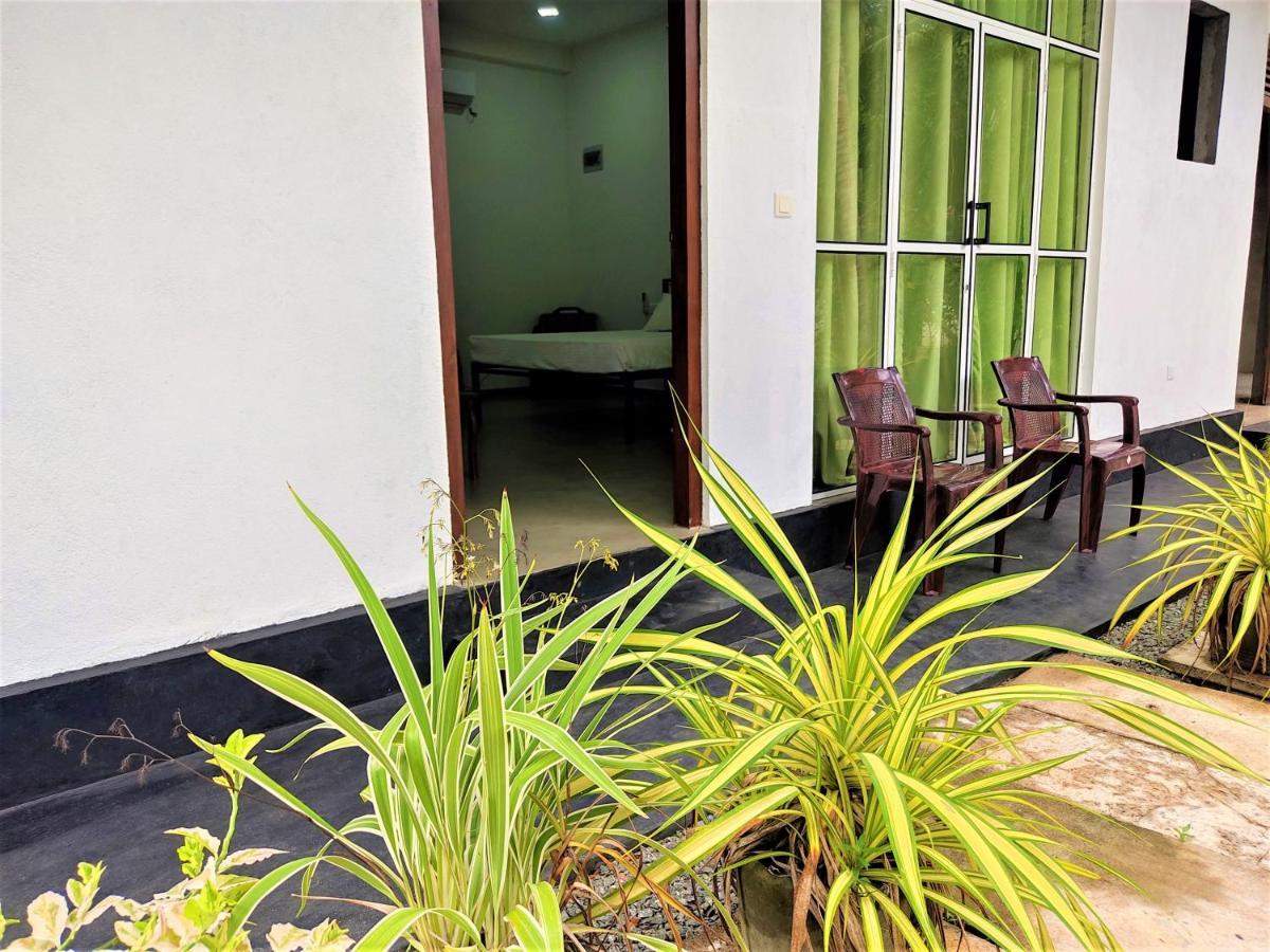Sandy Palms Guesthouse Hikkaduwa Eksteriør billede