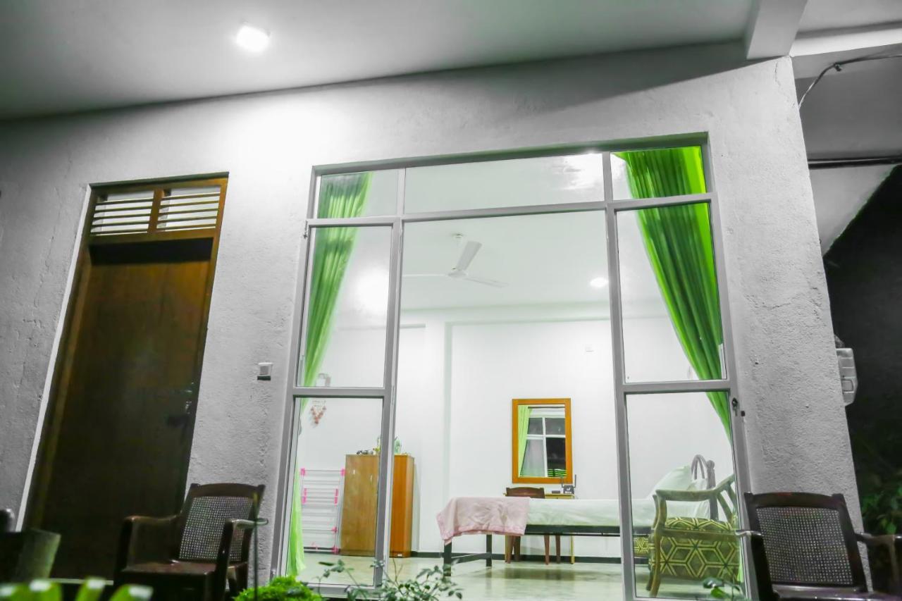 Sandy Palms Guesthouse Hikkaduwa Eksteriør billede