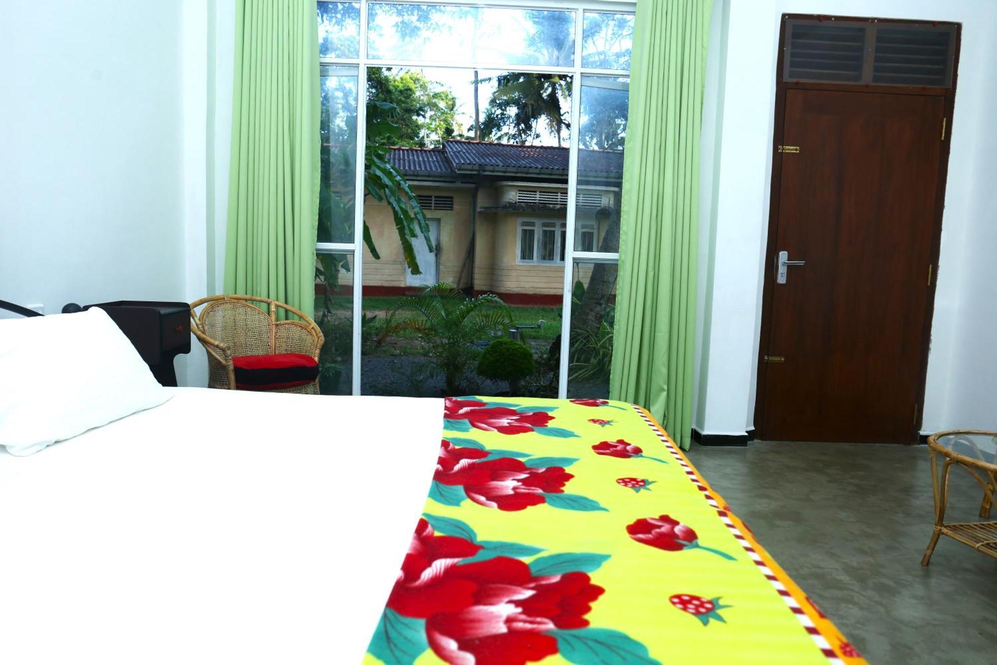 Sandy Palms Guesthouse Hikkaduwa Eksteriør billede